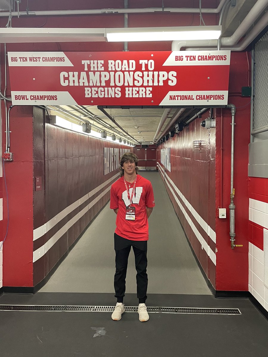 ParkerL06's tweet photo. Had a wonderful weekend in Madison, grateful to receive an offer to play for the the University of Wisconsin #GoBagers @CoachWhitted @bobby_engram @ChrisRossLOJO @coach_jackson49 @Coach_Lavender @CoachKPark @SkysTheLimitWR @TrustMyEyesO https://t.co/Rji76Hd1eq