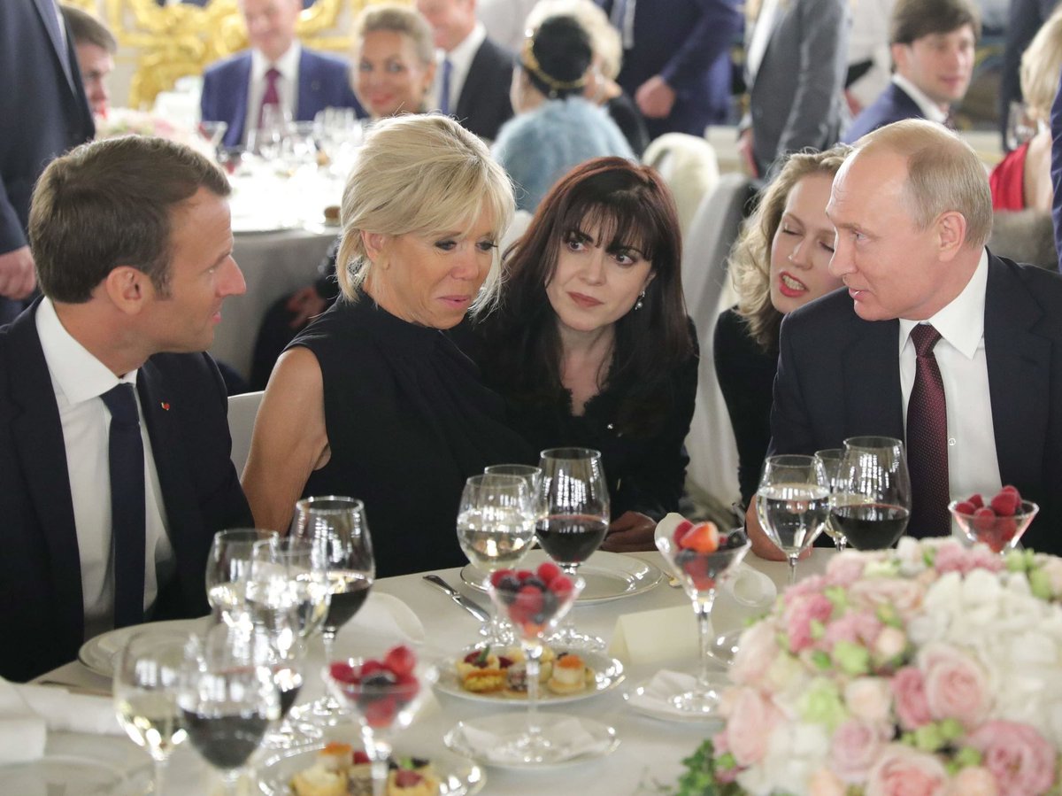 elisahk92's tweet image. #BrigittePoutine 
Un bon feeling
#BrigitteMacron #Poutine 
#EnMarche souvenirs pour vous