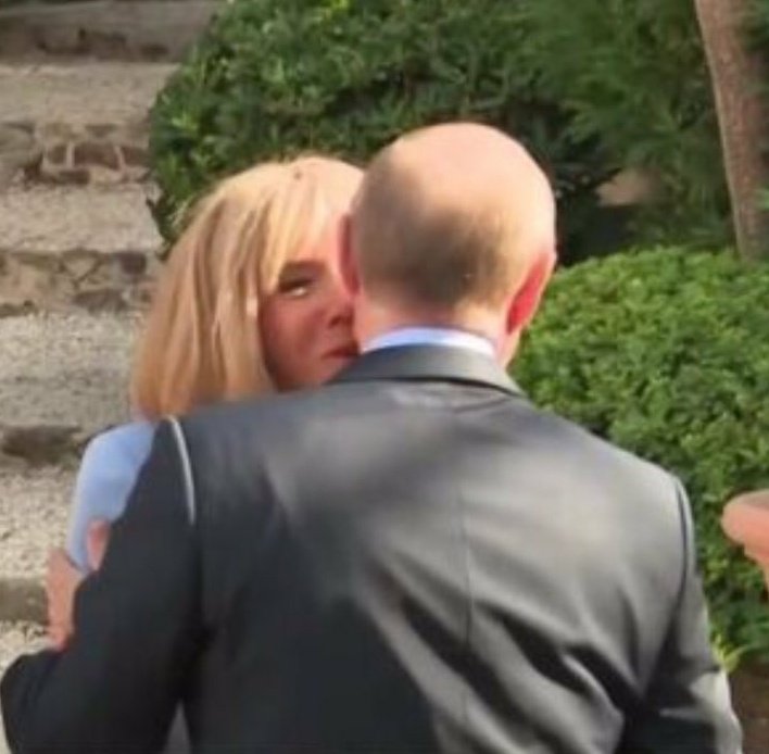 elisahk92's tweet image. #BrigittePoutine 
Un bon feeling
#BrigitteMacron #Poutine 
#EnMarche souvenirs pour vous