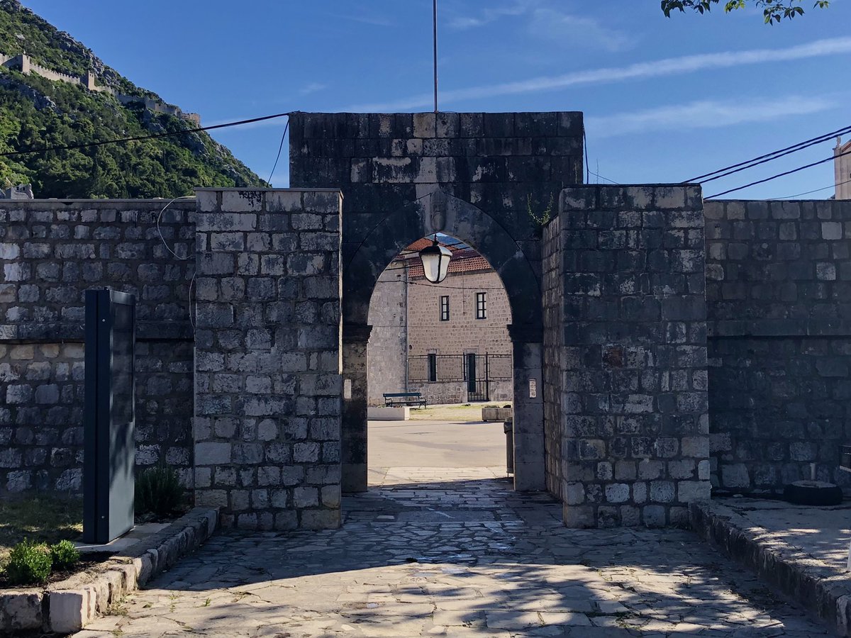 garattoni_luca's tweet photo. Gate of #ston #Pelješac peninsula #dalmatia #croatia #towngate #CroatiaFullOfLife #architecture #photography #balkan #europe #southerndalmatia #town https://t.co/1VwPuwUKgK