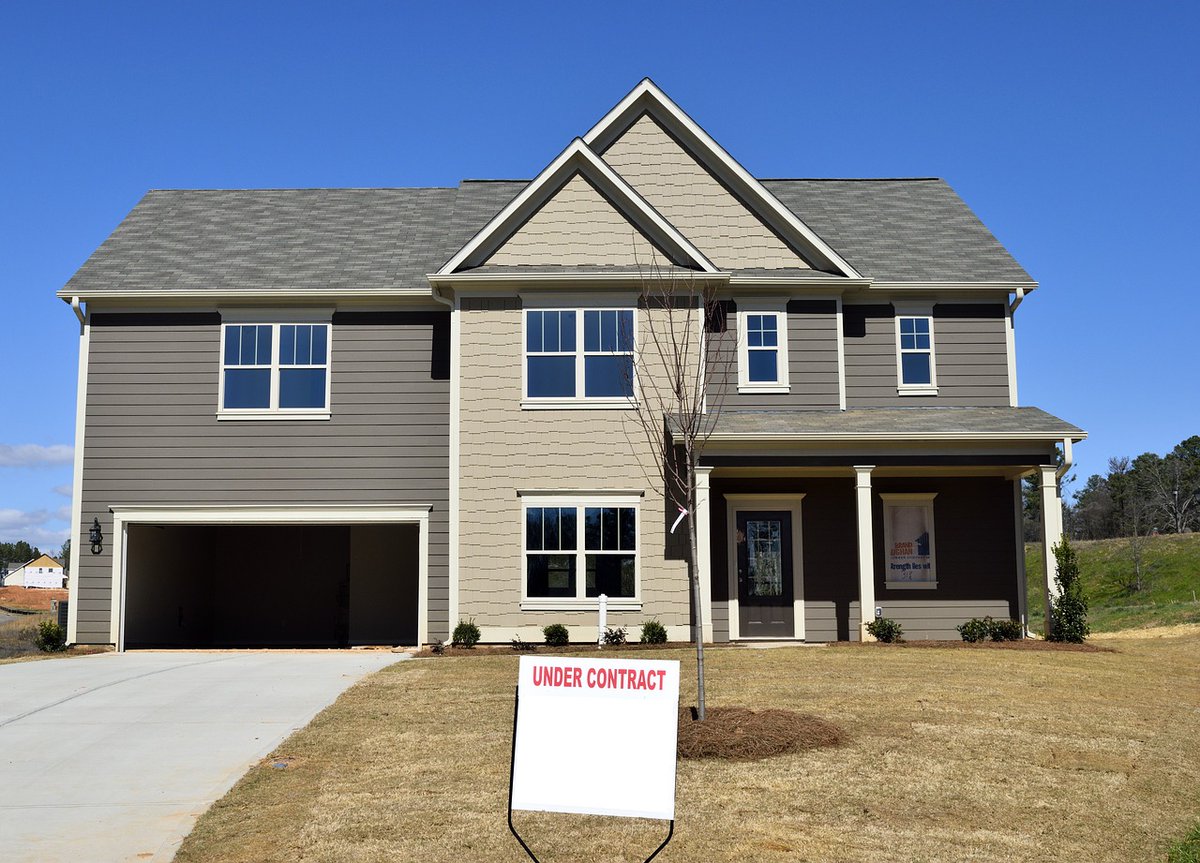 samstoreandmove's tweet photo. If you've never gone through a move requiring selling and buying a home at the same time, you may be wondering what to do with all your belongings during the process. This scenario is just one of the many ways storage containers can be a great benefit

https://t.co/asVR0Ed3no https://t.co/NuhtqF6XOU