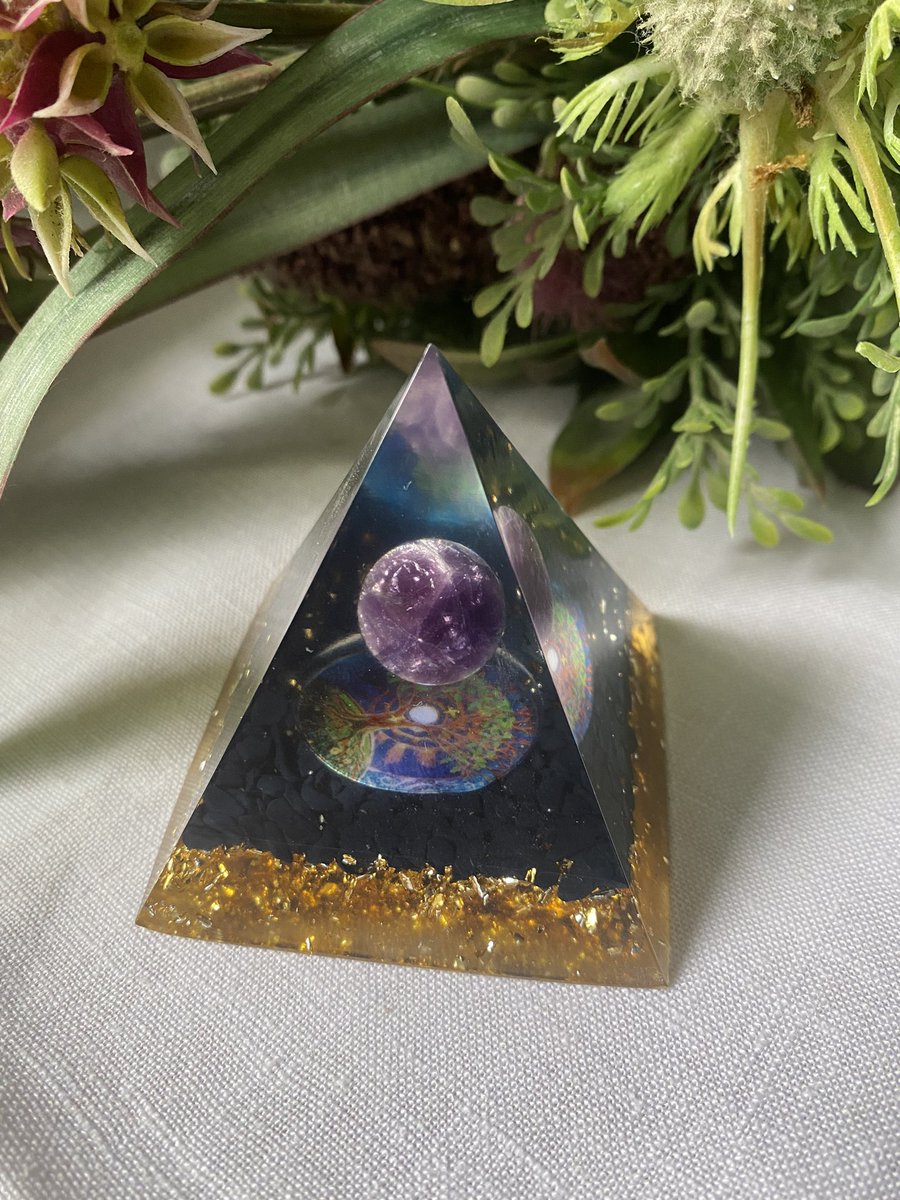 redjaspershopp's tweet photo. Amethyst TREE OF LIFE Pyramid
✨Available for purchase✨
#Amethyst #crystals #dreams #crystalhealing #orgonepyramids #blackownedbusiness #redjaspershop https://t.co/LFRlOpThLP