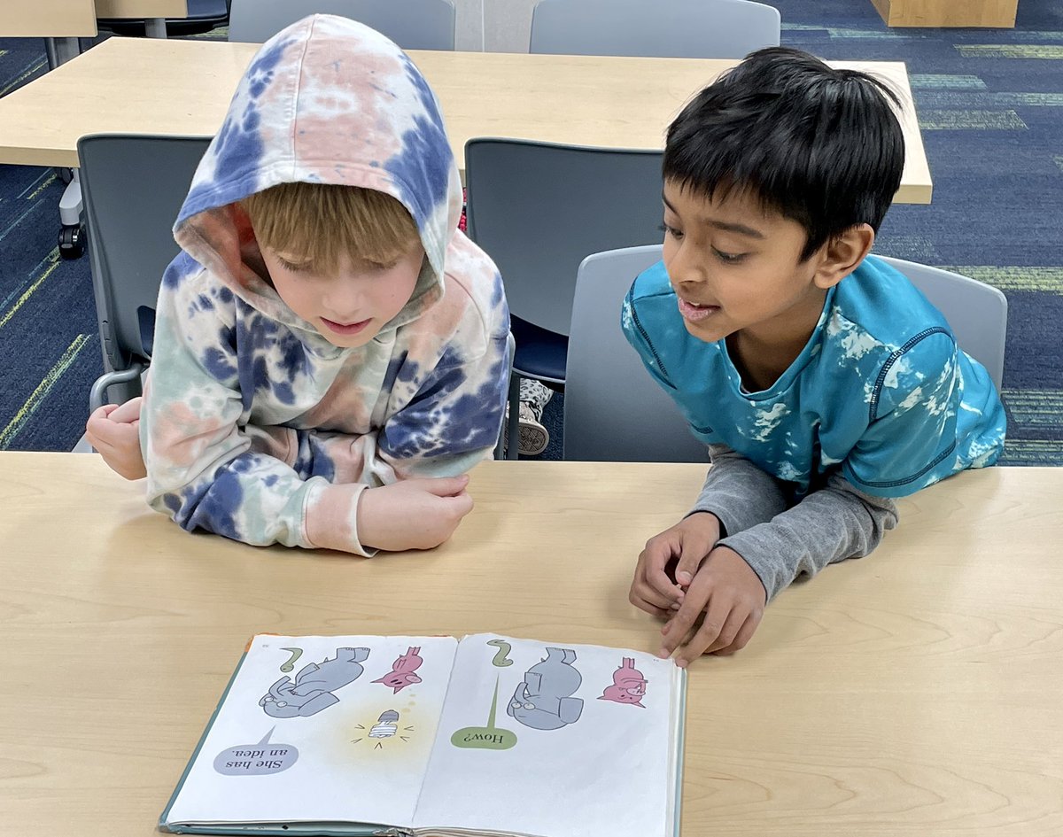 24SevenReader's tweet photo. First graders reading Gerald and Piggie books.  We love Mo Willems characters! https://t.co/OKZIf9PdIH