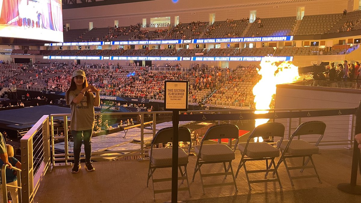 MrsPloch's tweet photo. Look at me!  
NCAA Women’s Gymnastics Championships #NCAAGym #OUGymnastics  #FutureOUGymnast https://t.co/4agWCiZAyo