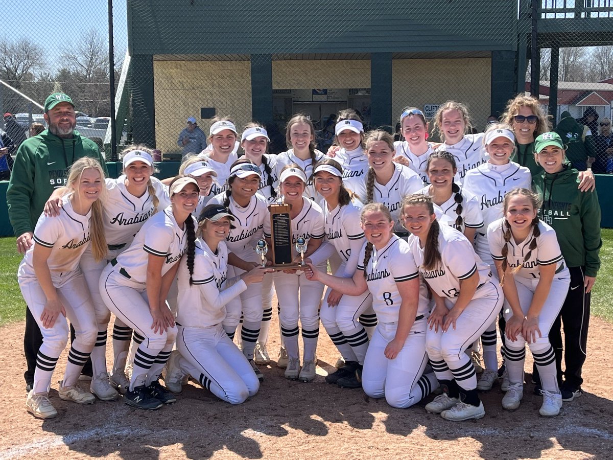 PHHSAthletics's tweet image. 2022 Madison County Softball Champs! ⁦@ArabianSoftbal1⁩