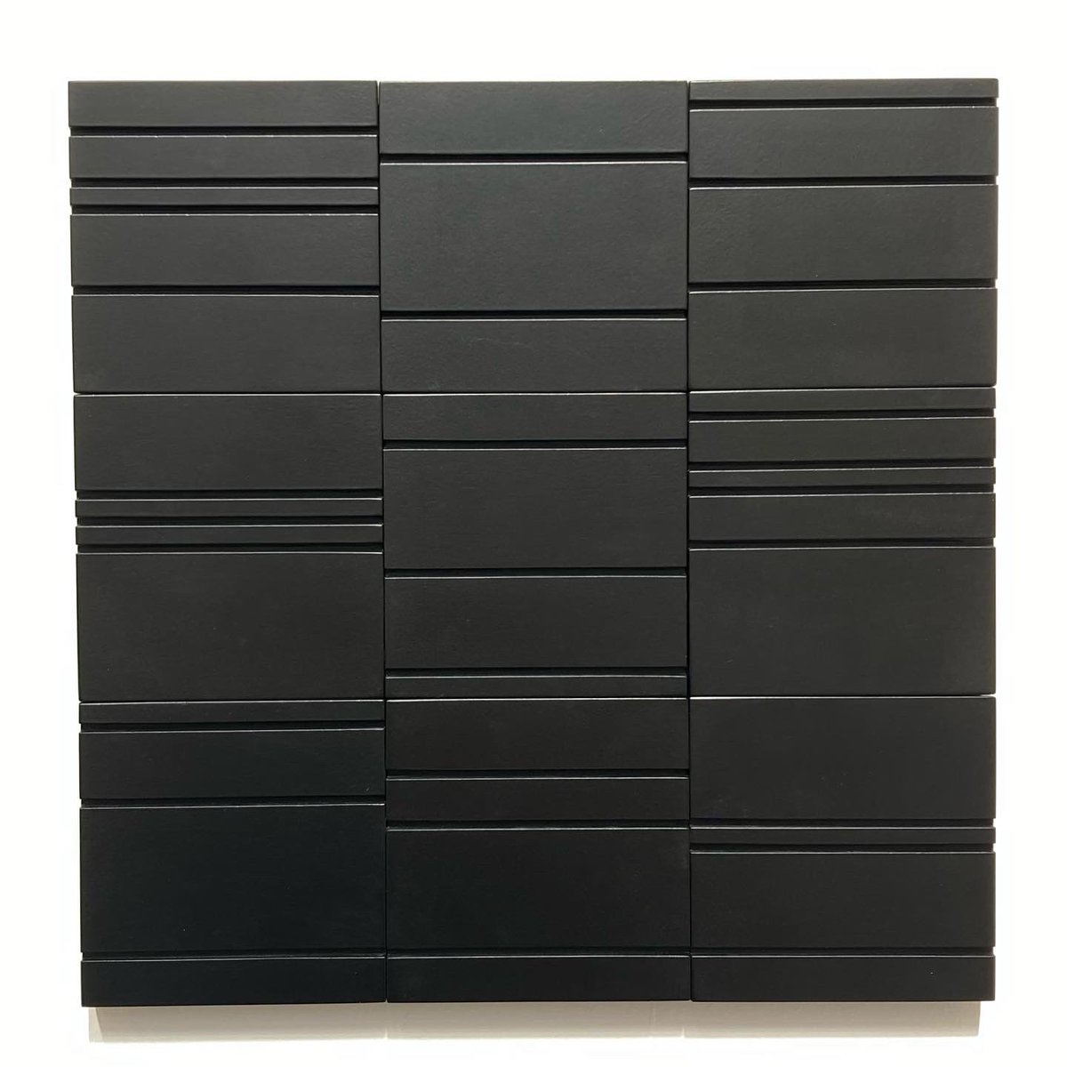 mcduifhuizen's tweet photo. #kunstrai @gallery9nl Coincidence played a role at this work. Casting the dices decided the place of the saw kerf. The work of art can be brought into view in four ways.
Nine panels that gives together (4 to 9) x (9 permutations) more than 95 billion possible compositions. https://t.co/oqhmhYpr6Z