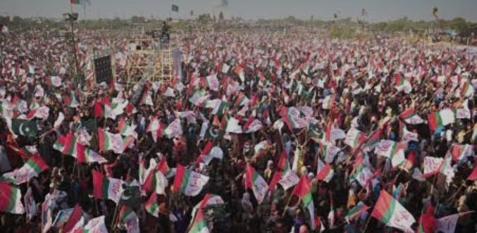 Zubair19335916's tweet photo. @sanabucha تمام نومولود  یوتھیاز کو یاد کرا دو آج کراچی میں جس باغ جناح گراٶنڈ میں وہ پورے پاکستان سےاپنی عوامی طاقت کامظاہرہ کرنےکی کوشش کررہےہیں
اسی گراٶنڈ کو دن کی روشنی میں 2012 میں لندن والی ایم کیو ایم صرف خواتین کے جلسے سے بھر چکی ہے۔ اب جسے تماشے لگانے ہیں لگاتا رہے😂 G https://t.co/ekuHp9Buzt