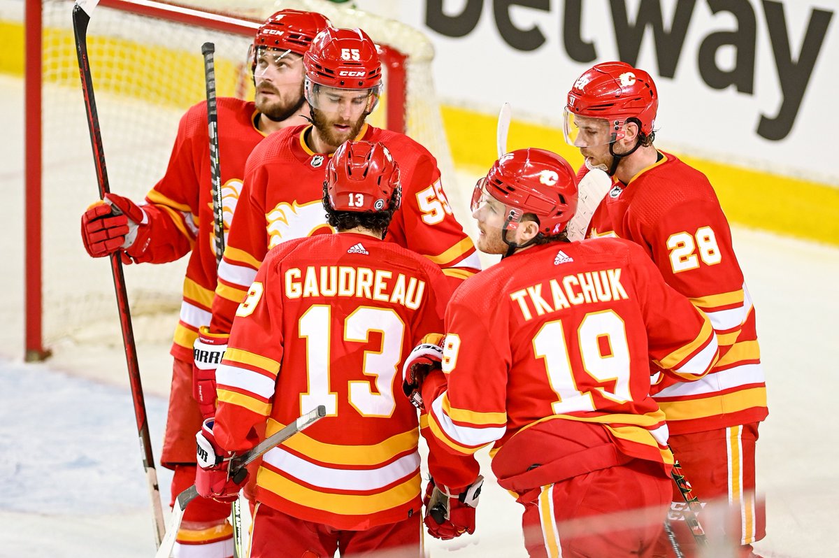 Want to come to tonight's #Flames vs. Coyotes game? We've got a couple of pairs of tickets to give away!

🔥 RT this post
🔥 Follow us
🔥 Reply to this post with your favourite current Flame

We'll randomly draw winners at 1:00 PM MT!