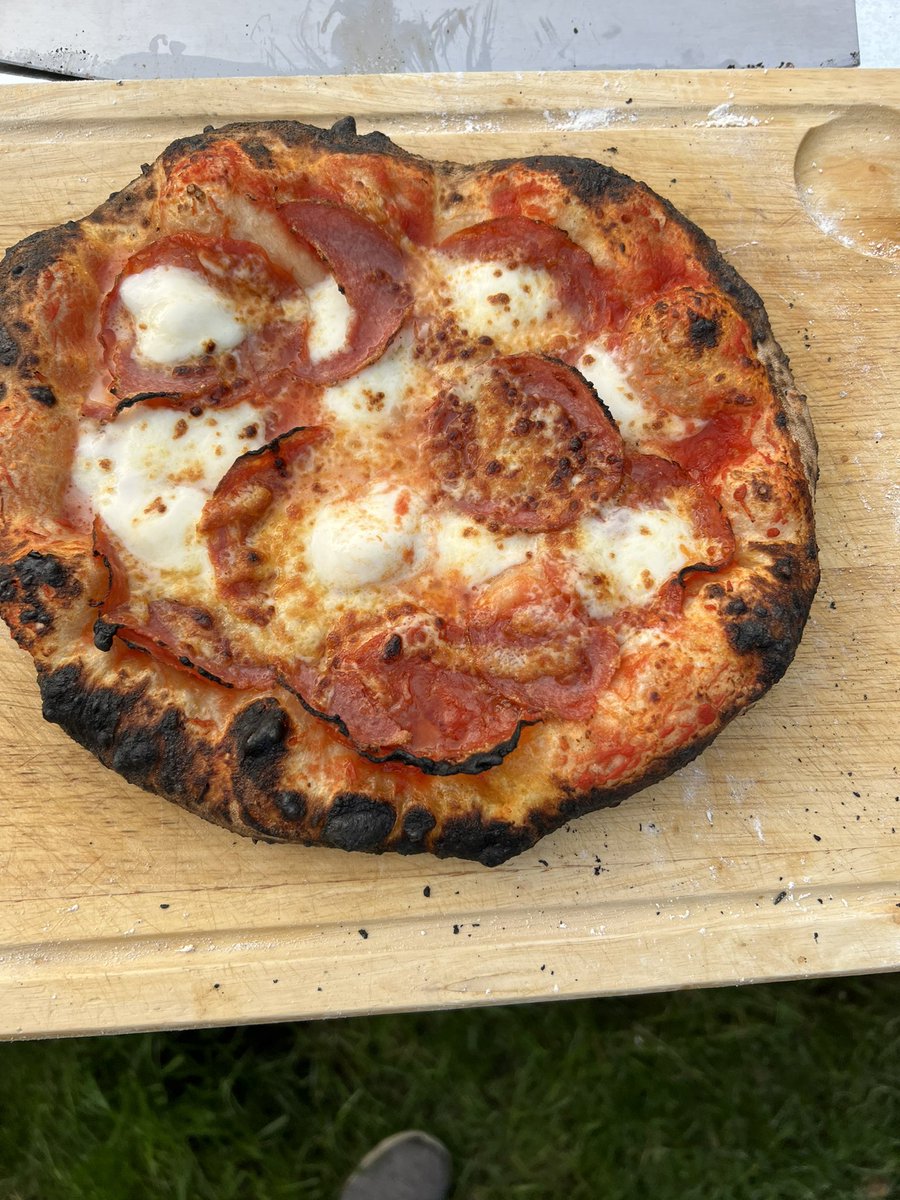 benters1808's tweet photo. First outing of the @OoniHQ Karu 16 tonight, pretty pleased with the results for my first go…tasted brilliant!! https://t.co/UnCAp9ugT0