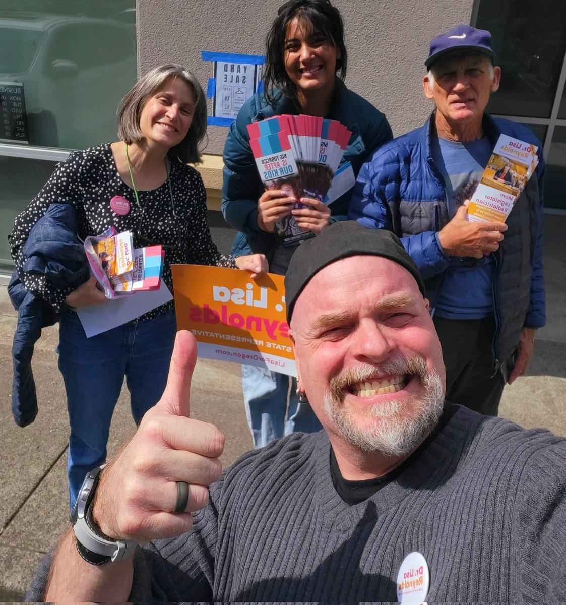 scrau's tweet photo. Thanks to our amazing intern Rainah, and her wonderful grandfather, and @LisaForOregon herself for helping launch our biggest canvass yet! #LisaForOregon https://t.co/aOh0VjxOoo