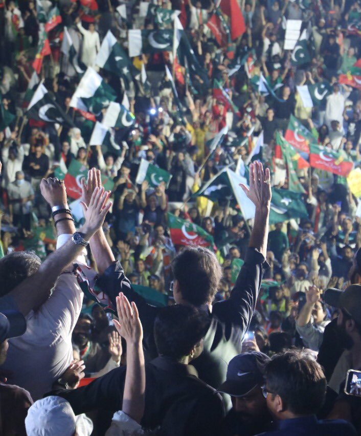 MominaJ28's tweet photo. Officially one of my favourite pictures of Khan. 
#امپورٹڈ_حکومت_نامنظور https://t.co/fftU61MJMn