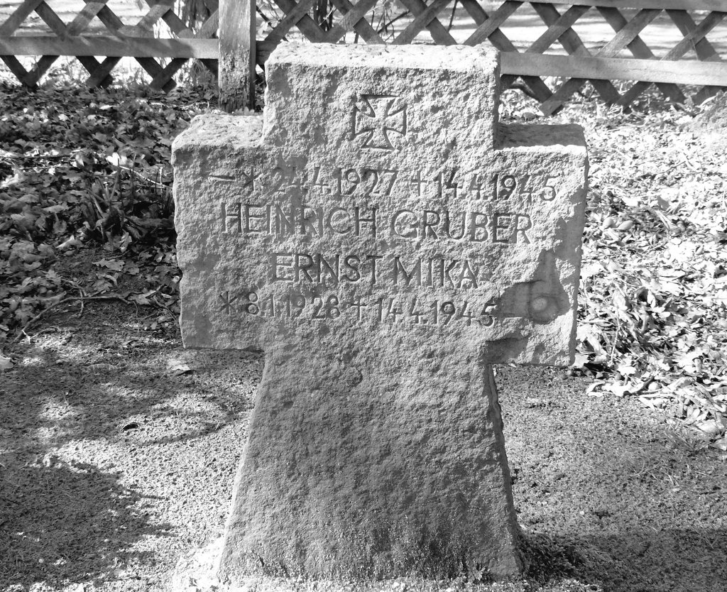 HumanitiesKibs's tweet photo. April 1945 was the cruelest of months for Niedersachsen.  With the end of WW2 just weeks away, 1000s of young Germans would still die in the battles at the River Aller. Gruber was just a week short of his 18th birthda. #ww2 #1945 #OnThisDay #volksbund #niedersachsen #KIBSYear10 https://t.co/le6MUU9Du1