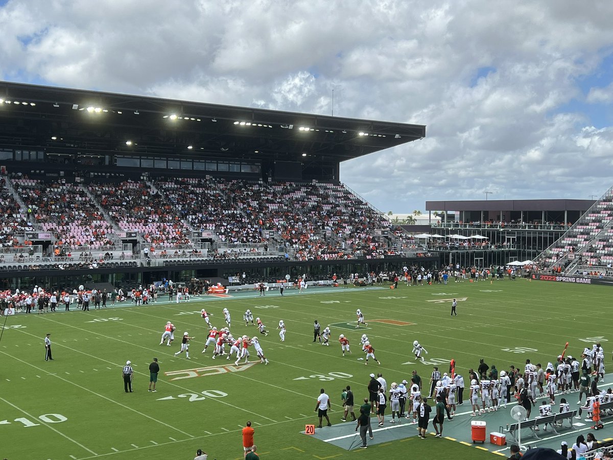 cdolnick13's tweet photo. 🧡💚 https://t.co/iSWXUnQUiE