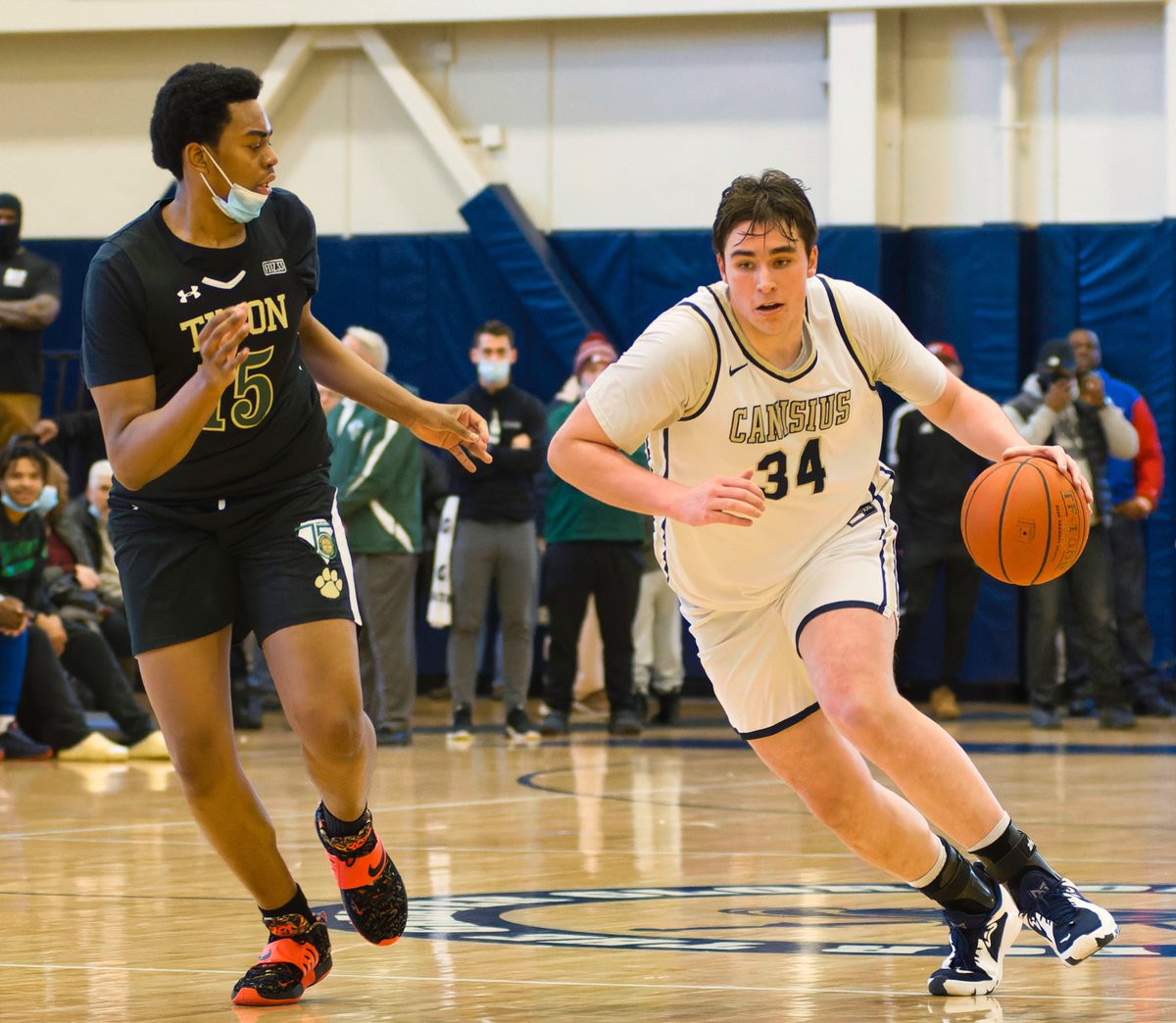 centercourt42's tweet photo. The 2022 CC MVP

Declan Ryan - Canisius, Senior 

20.1 / 9.9 R / 9.9 A / 9.9 S

WNY’s Player of the Year 🏀

- MVP CHSAA State Championship
- MVP of Keenan Memorial Tourney
- MVP at Centercourt Classic
- All-Catholic POY
- BK Classic All-Tournament 
- 13 Double-doubles https://t.co/f4TGMe2RkQ