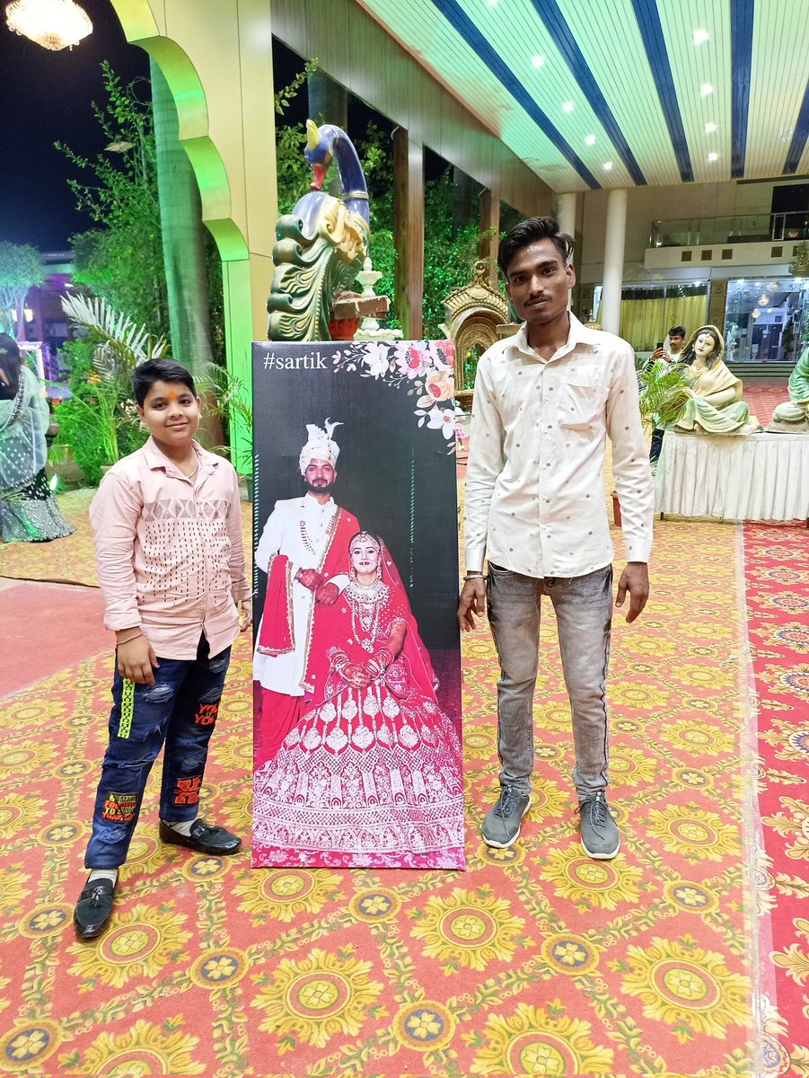 chouhan_1228's tweet photo. #sartik #attendweding #wedingreception #Indore #nightvibs https://t.co/aAPXcRXLmf