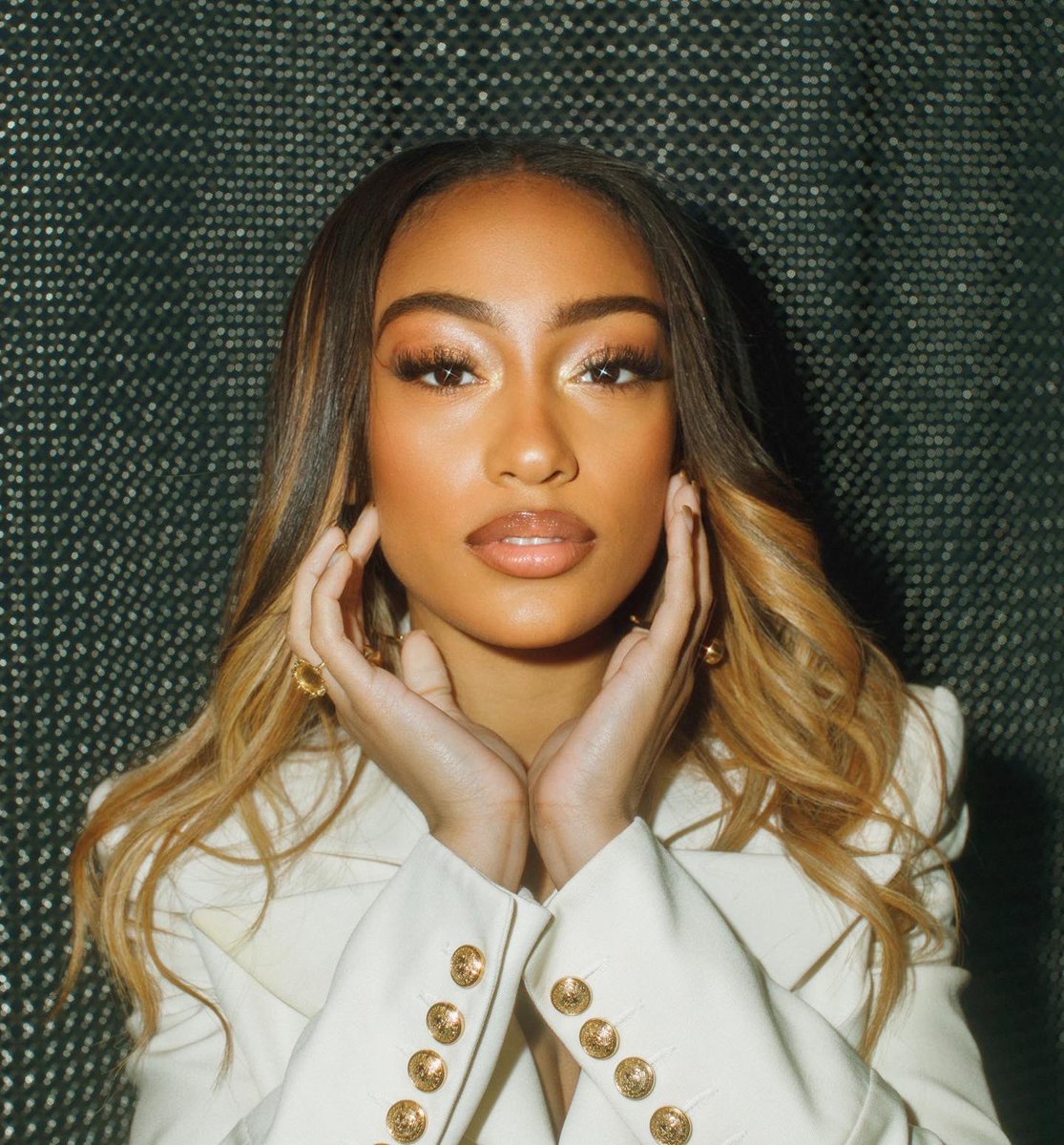 LexiCUnderwood's tweet image. The First Lady premiere ❤️