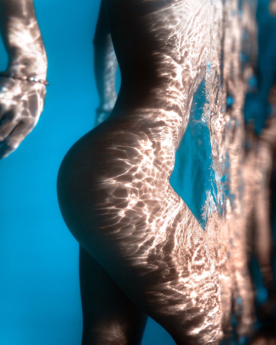 Cassi Manner (@cassimanner) on Twitter photo One with the sea 🌊 <a href="/BrandonVerdura/">Brandon Verdura</a> #hawaii #oahu #underwaterportrait #portrait #bodyscape #mermaidlife #mermaid #underwaterphotography One with the sea 🌊 <a href="/BrandonVerdura/">Brandon Verdura</a> #hawaii #oahu #underwaterportrait #portrait #bodyscape #mermaidlife #mermaid #underwaterphotography