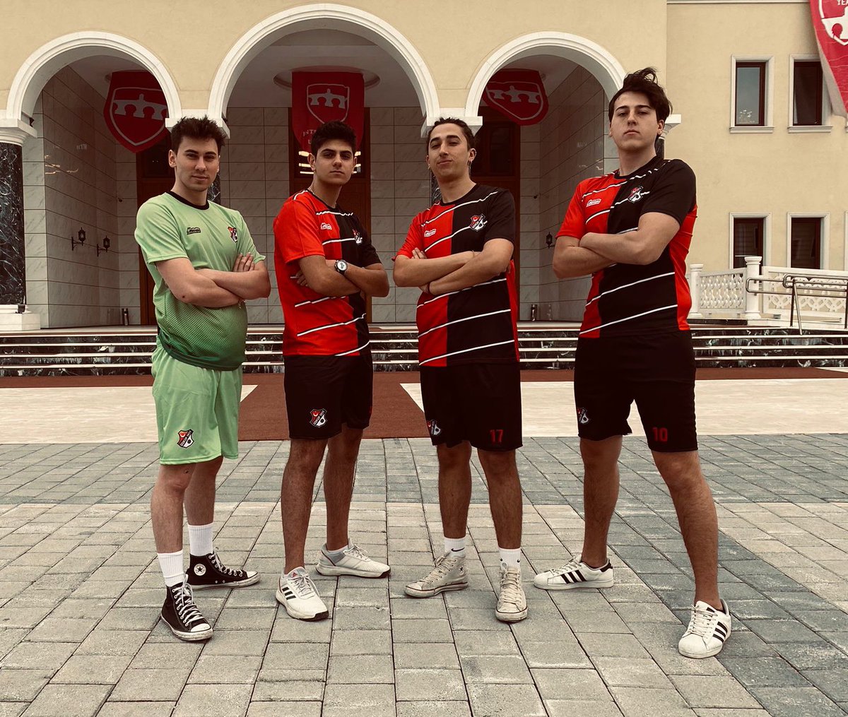 uskupfk's tweet photo. Futbol Takımımızın 2022-2023 sezonu boyunca giyeceği, NDM Sportif’in hazırladığı iç saha formamız tanıtıldı. 

NDM Sportif’e destekleri için teşekkür ederiz. https://t.co/es14d4nnXM