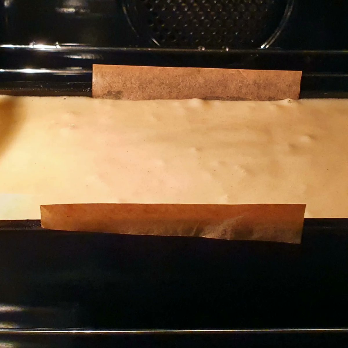 incidental_the's tweet photo. Lemon drizzle loaf - summer is here! #lemondrizzle #incidentalbaker #homemaking #cakes https://t.co/1roew0gJn5 https://t.co/O3OXecyXUk