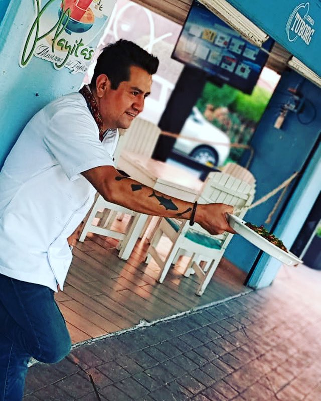 playitas_mx's tweet photo. 🎉Hoy celebramos al Guardacostas de esta PLAYITA, una felicitación para el chef @chefosiel_!!! 🎉
Quien viene a celebrar ??
#happybirthday #cheflife #chefinstagram #chefstime https://t.co/DoNXX10bNG
