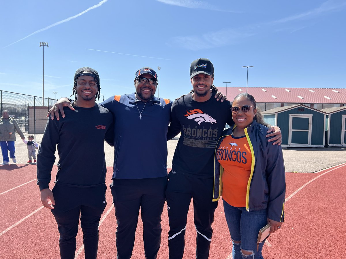 BroncosOffField's tweet photo. Shoutout to @Tyrie_1 for inviting @Broncos Offensive Quality Control Coach — and former high school football coach — Ramon Chinyoung out to support #Broncos Futures Football Saturday! #PlayFootball https://t.co/8hLWRfG5C0
