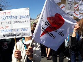 ClaudineCordani's tweet photo. #Paris #antiRN Manif’ du 16 avril 2022 #LePenCestNon
« Contre l'extrême-droite et ses dangers, pas de Marine Le Pen à l'Elysée. » (Sinon, j'attends que la #LDLH se rebaptise Ligue des Droits Humains – et cela, sans avoir à changer d'acronyme !) https://t.co/X1LdiTFk3h