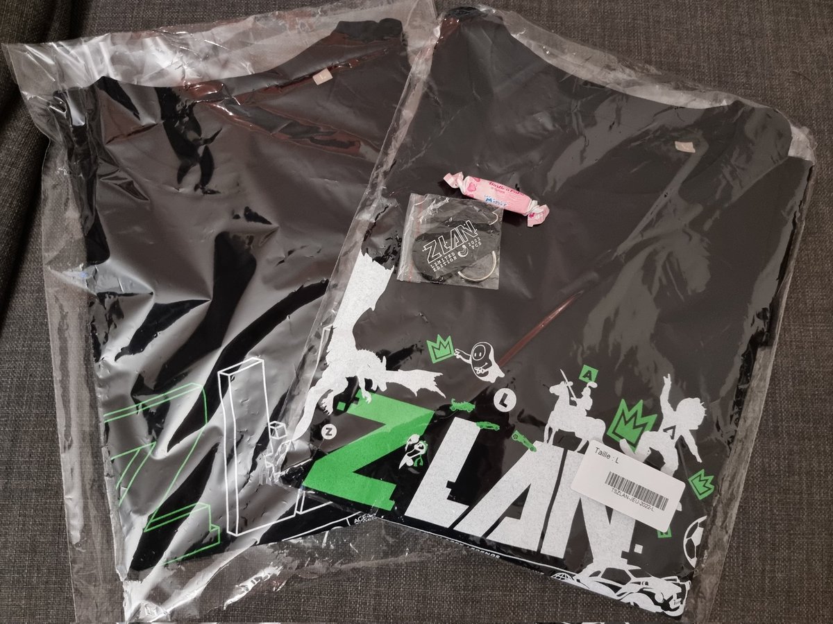 Tellement un bonheur de recevoir des petit cadeaux inattendu en plus des t-shirts <a href="/ZeratoR/">ZeratoR</a> <a href="/ZLAN_FR/">LE SUPERVISEUR</a>