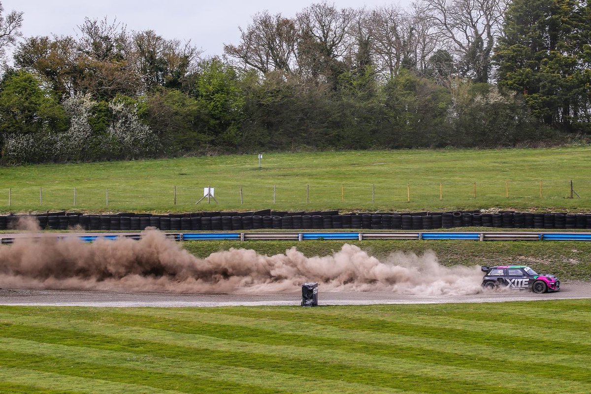 EnergyXite's tweet photo. Awesome day for @42obennett at Lydden Hill today. Fastest in qualifying, semi final and the final 💪🏻 getting a clean sweep of 🏆 and wins!
#BritishRX #iamxite #OB42 https://t.co/gx8tSFg39s