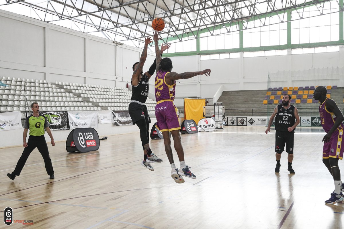 🏀 <a href="/academicabasket/">AAC - Basquetebol</a> 69-84 <a href="/Illiabum_Clube/">Illiabum Clube</a>   
🏆 𝐋𝐢𝐠𝐚 𝐁𝐞𝐭𝐜𝐥𝐢𝐜 𝐌𝐚𝐬𝐜𝐮𝐥𝐢𝐧𝐚 (2.ª fase - 4.ª jornada do Grupo C)
📍 Pavilhão Engº Jorge Anjinho
⭐ Montell Goodwin (15pts, 7res, 4ast, 1rb)
📊 bit.ly/3jIrx8z

#SomosBasquetebol #LigaBetclic