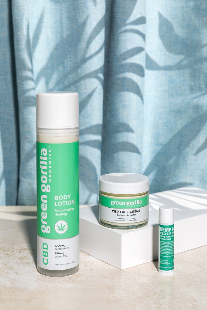 This weekend's skincare lineup:
Rejuvenate and hydrate with our glowing skin bundle! 

Shop now at ilovegreengorilla.com 

#skincareroutine #glowingskin #healthyskin #clearskin #naturalskincare #naturalingredients #hemp 
#facialmoisturizer
#daycream #facialcream