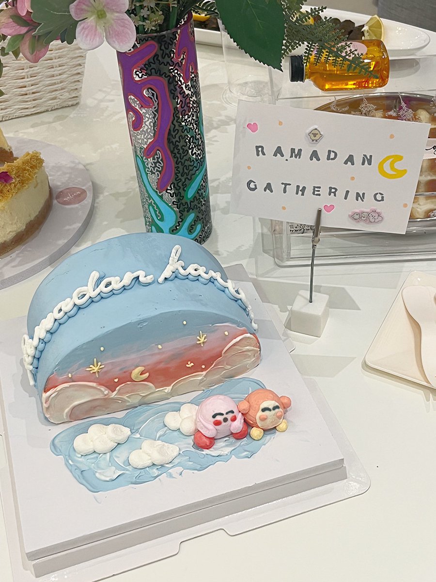 shryma's tweet photo. Kirby &amp; waddle dee cake 🌙 https://t.co/lBnrAHBpIA