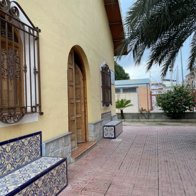 ph_labreva's tweet photo. ¡Ya estamos listos para recibiros mañana! 👏🏻👏🏻👏🏻

Puedes reservar a través del  📧 grupolabreva@gmail.com o al teléfono 📱 624 44 21 72 (también WhatsApp) 

Este año, además de en efectivo 💵, aceptamos el pago con tarjeta 💳

En Stgo el Mayor junto al CEIP Giner de los Ríos 😁 https://t.co/mtX06krCZZ