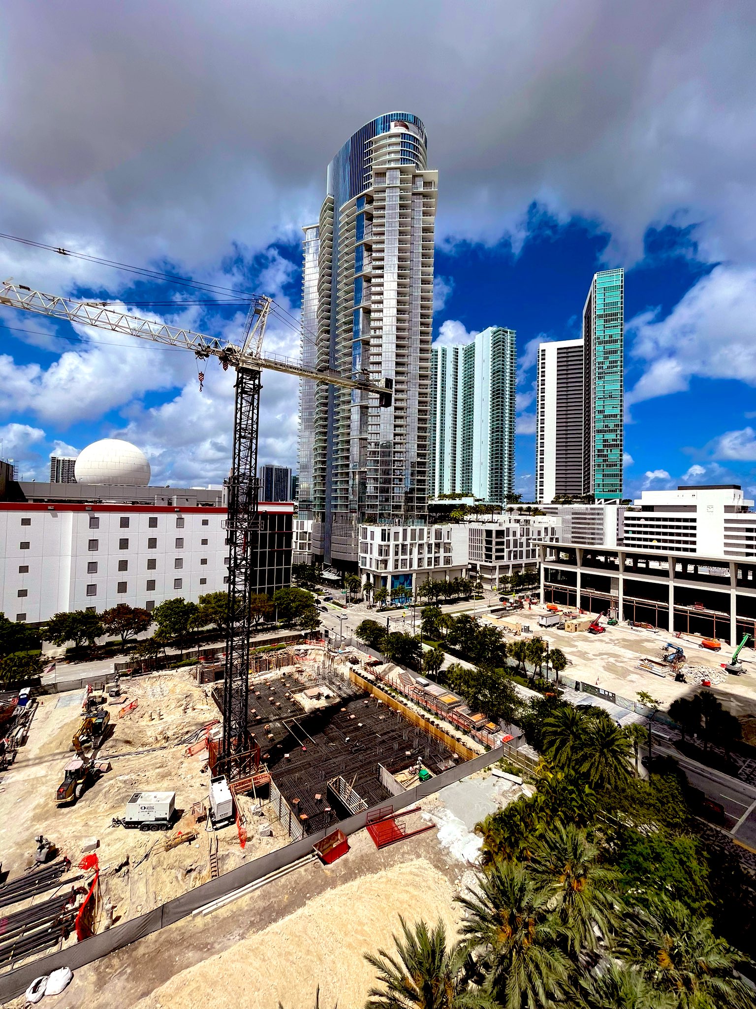 Caoba Miami Worldcenter Downtown Miami, Phillip Pessar