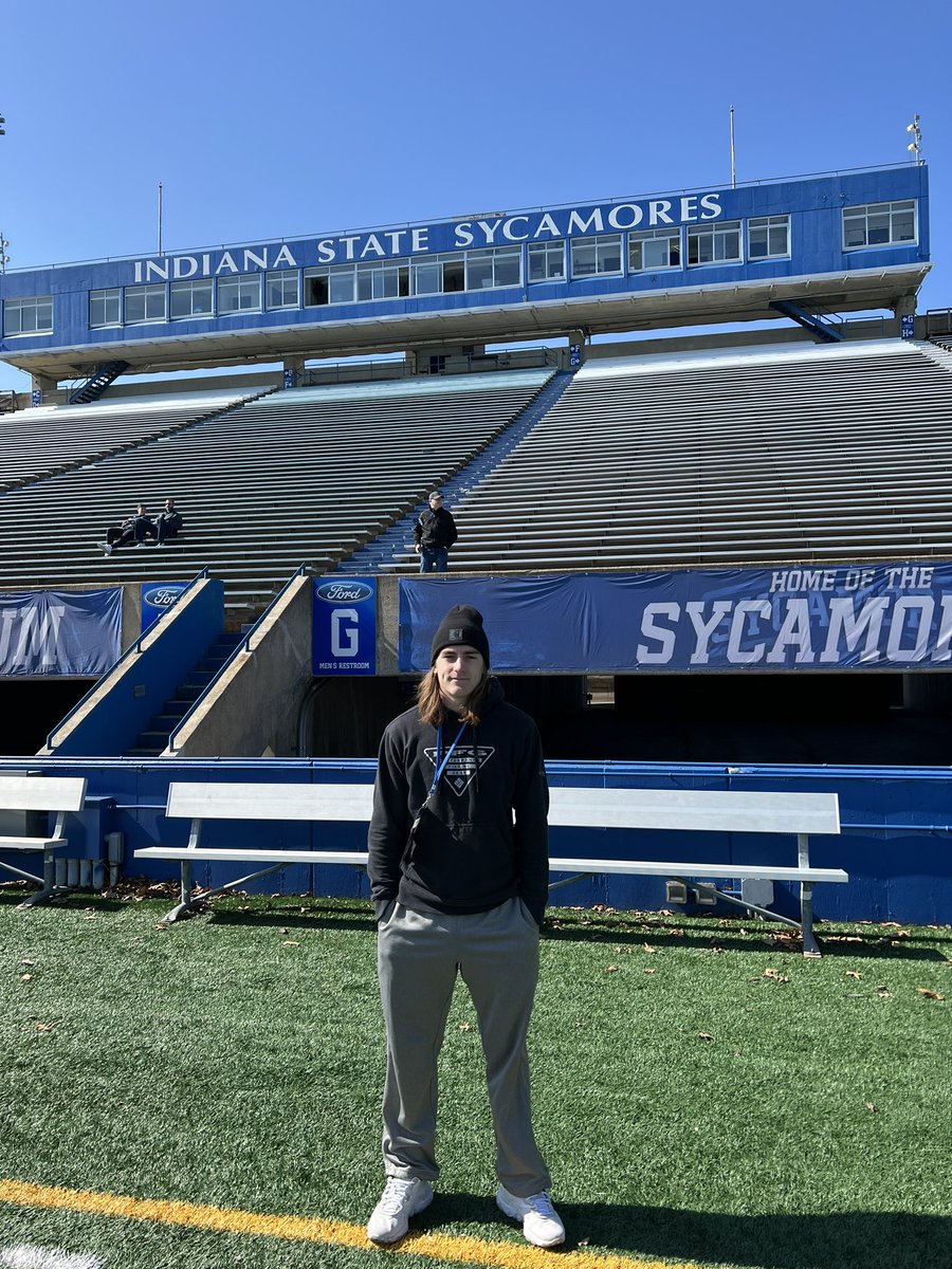 combs_04's tweet photo. It was a blast visiting Indiana State today and watching practice. Thank you @CoachYoungISU for inviting me up and also @CoachBath and @CmalryMallory for taking time to talk with me about Sycamore football. @IndStFB @CoachEdge11 @ApolloEaglesFo1 https://t.co/gBqohieho2