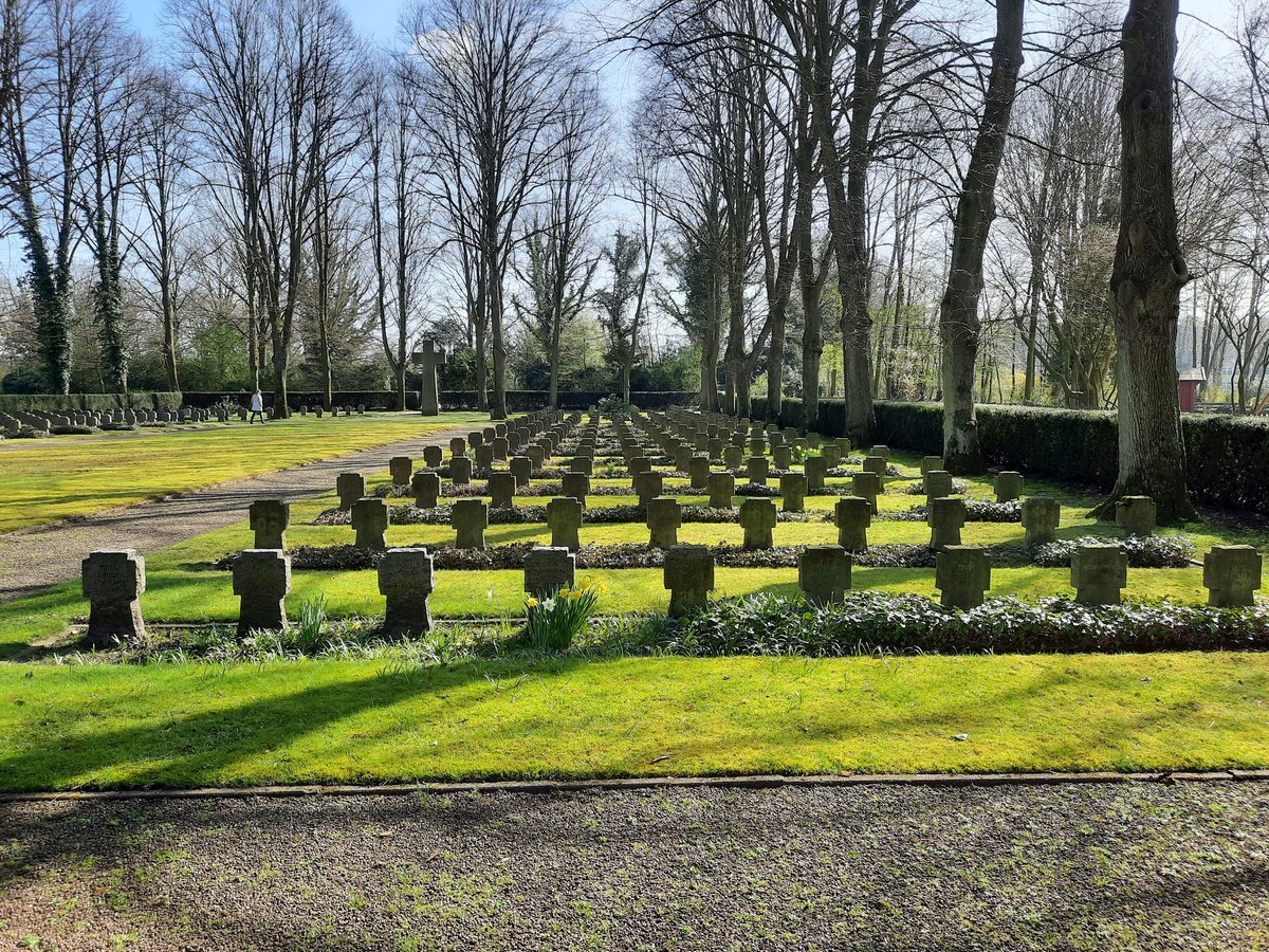 HumanitiesKibs's tweet photo. Beautifully kept Volksbund cemeteries give the tragic days of April 1945 in Niedersachsen peace and tranquility.  Here at Edewecht lie 423 soldiers, mostly teenagers, who were killed in the battle for the Küstencanal #ww2 #volksbund #edewecht #KIBSYear10 #Niedersachsen https://t.co/nDimJHb3aF
