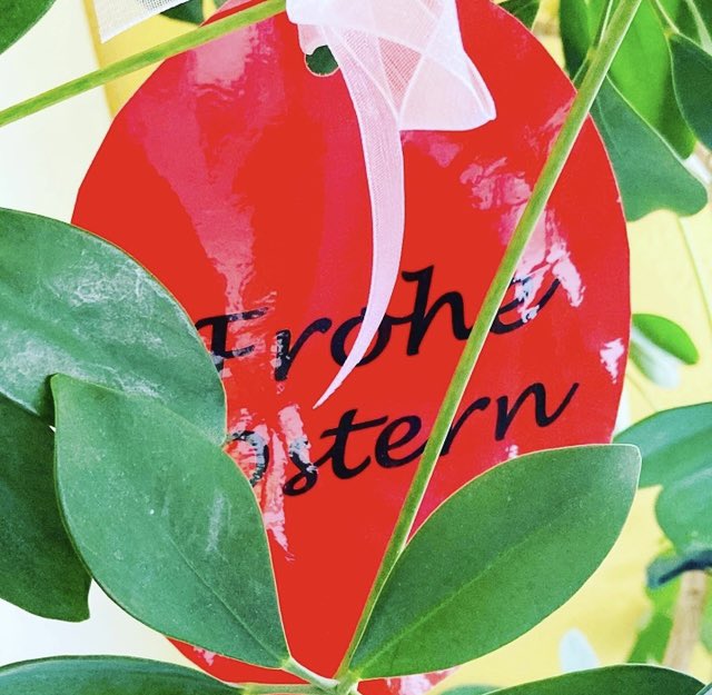 sonjaapp's tweet photo. #Ostergrüße mit meinem interkulturellen #Osterbaum #FroheOstern #HappyEaster #JoyeusesPaques #FelicesPascuas https://t.co/n5ypLCKlsA