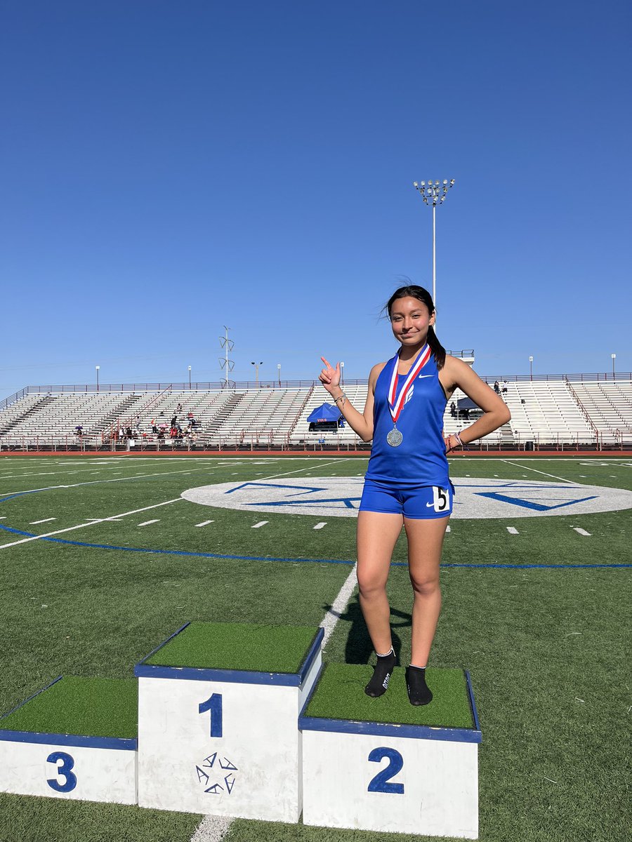 RachelleW1908's tweet photo. @samTracklife Day 2 District 8-6A Area Qualifiers 
And another one for our senior captain, Perla Flores! She brings home the silver medal in the 1600m run!🥈
#SamSideSamPride🔴🔵
#EastSidePride
#SHHSTrackLife🏃‍♀️
#StateBound🏆 https://t.co/Tpr7Fo8u9s