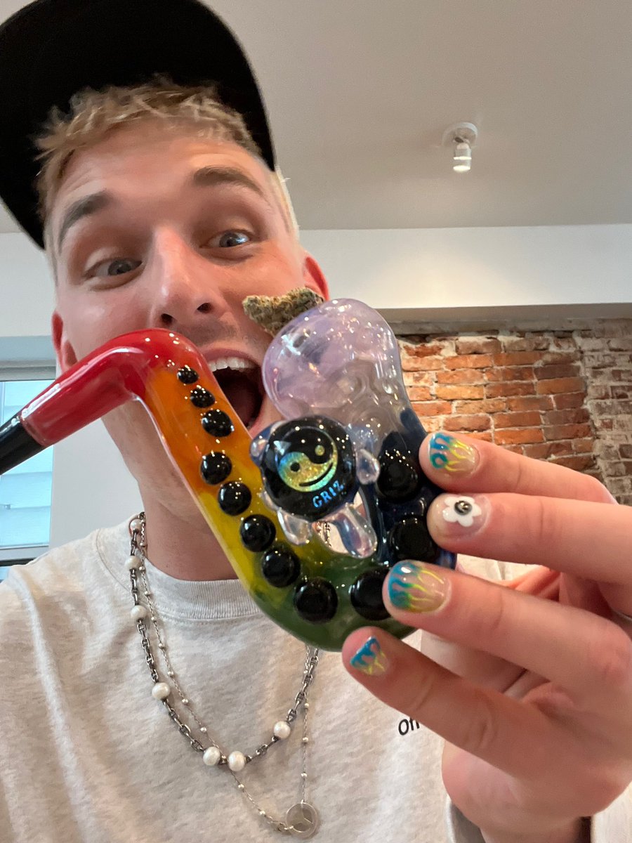 Griz's tweet photo. New GRiZ sax-o-bowls incoming!
Hand made by our friends @oxyglass 💙

Here: https://t.co/YEO6pImvr4 https://t.co/f6zFNRtFx3