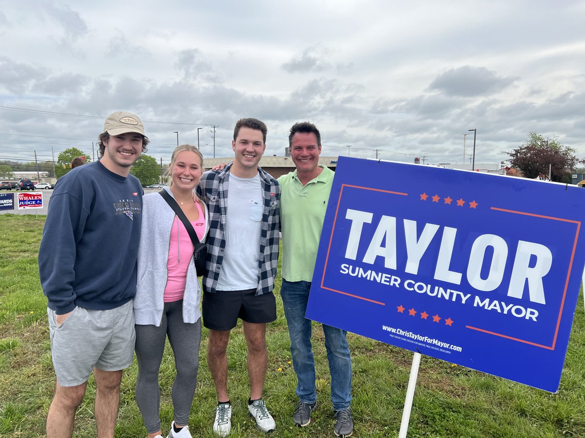 TaylorForSumner's tweet image. What an incredible morning with family and friends in Hendersonville! 

Lorie and I were proud to see Rachel vote this morning, and we were excited to see so many friends offer words of encouragement and support.
Thank you Rachel for coming home from college to vote for your dad!