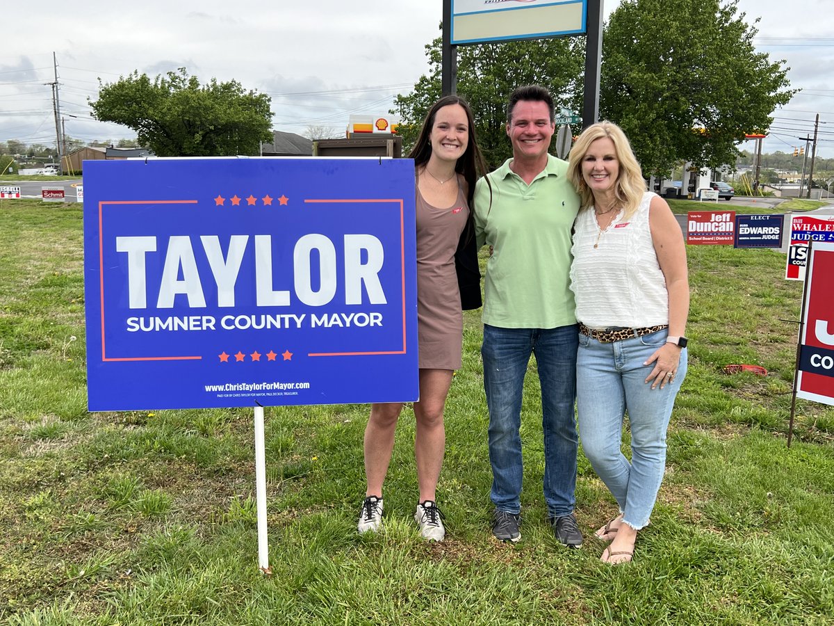 TaylorForSumner's tweet image. What an incredible morning with family and friends in Hendersonville! 

Lorie and I were proud to see Rachel vote this morning, and we were excited to see so many friends offer words of encouragement and support.
Thank you Rachel for coming home from college to vote for your dad!