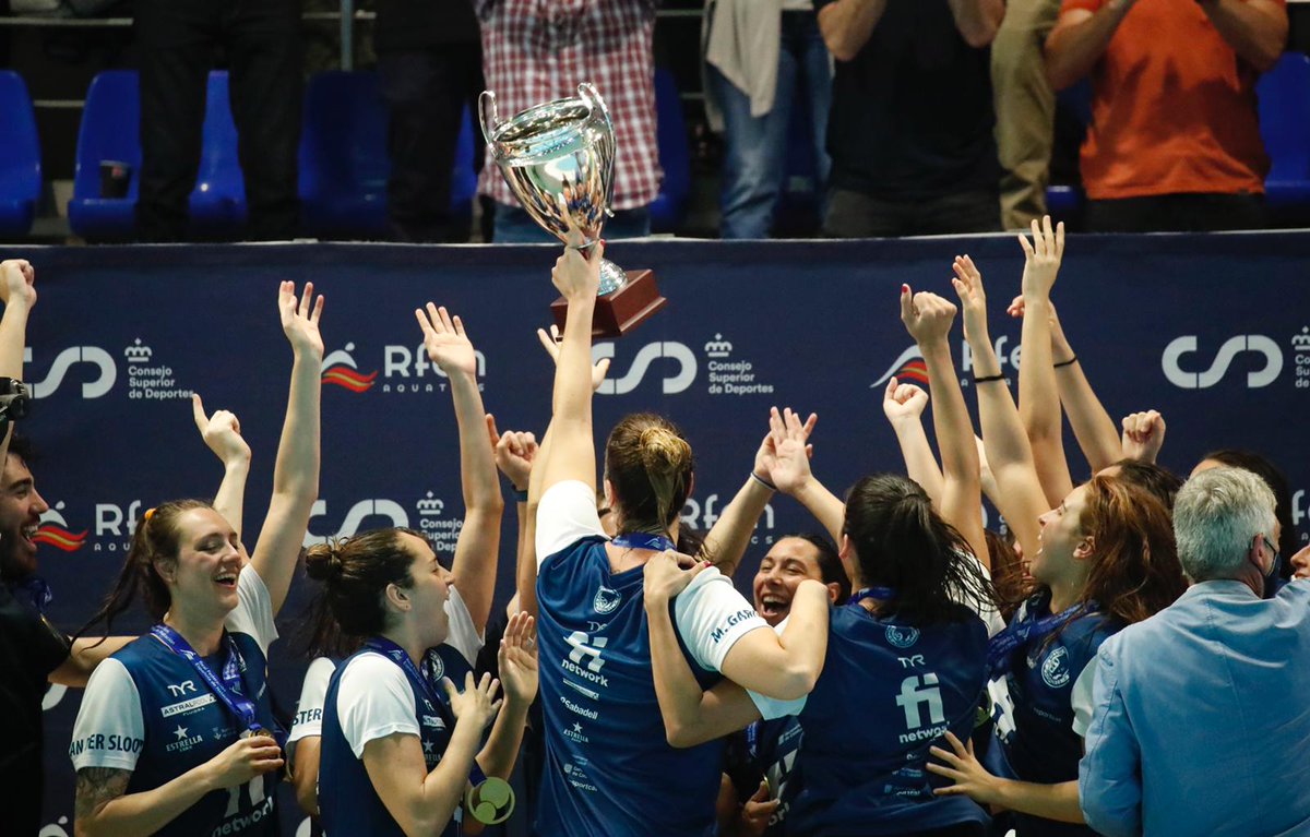 cnswaterpolo's tweet photo. CAMPIOOOOOONNNESSS !!

Quines jugadores i staff ! Quin EQUIP majúscul i històric ! 

FELICITATS, i GRÀCIES a tots els que heu sumat per fer-ho possible ! Amb aquest ambient espectacular !! Bravoooooo

#somCNSabadell #adnclub #plapedreraCNS #somwaterpolo

Foto: @RadioSabadell https://t.co/4A2Yv47NV2