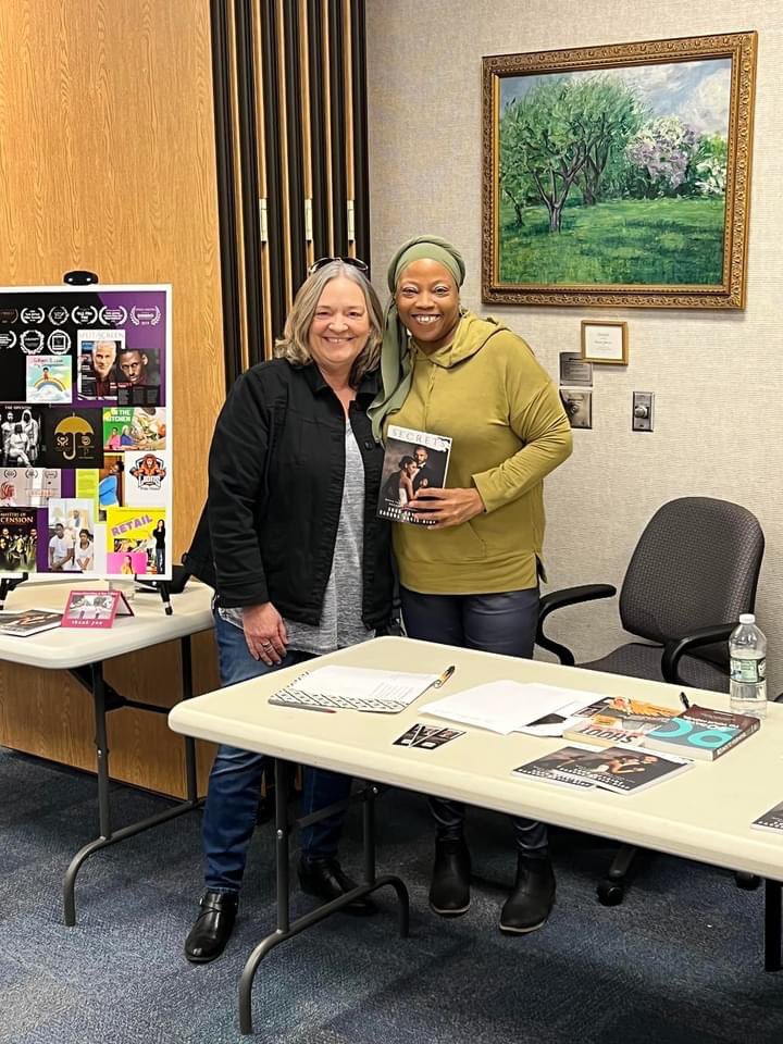BIZBoost's tweet photo. .@CaronaDavisDiop had an awesome time with new friends. Thanks to those who had a tight schedule &amp; still made book signing 🙌🏻 And to those who didnt get to take a pic ❤️ Second book signing soon📖🖊

👇🏻
https://t.co/raSvQ7pCaQ

#DiopProductions #NJ #author #Films #Novel #BIZBoost https://t.co/IM6kL78CBj