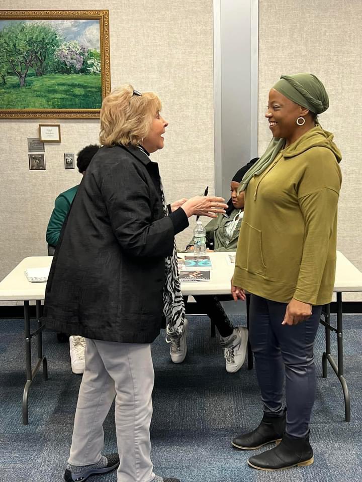 BIZBoost's tweet photo. .@CaronaDavisDiop had an awesome time with new friends. Thanks to those who had a tight schedule &amp; still made book signing 🙌🏻 And to those who didnt get to take a pic ❤️ Second book signing soon📖🖊

👇🏻
https://t.co/raSvQ7pCaQ

#DiopProductions #NJ #author #Films #Novel #BIZBoost https://t.co/IM6kL78CBj
