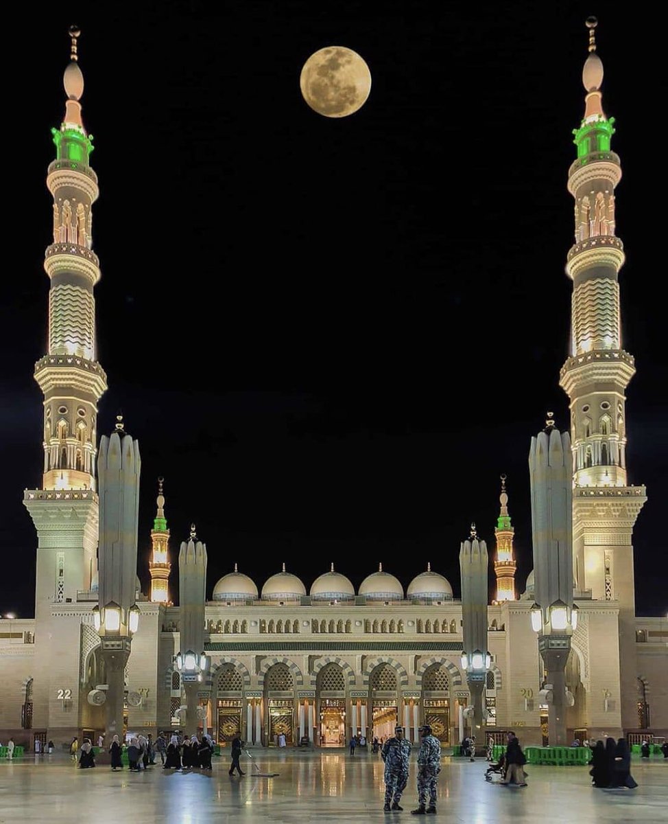 arab11__'s tweet photo. Prophet's Mosque https://t.co/9EUOYdgqrs