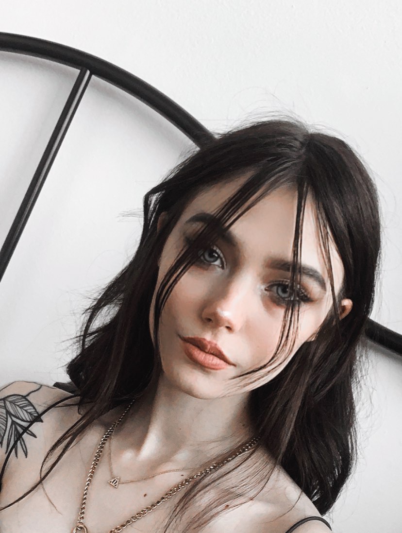 borderland_rpg's tweet photo. Ficha on 

• Nome: Hailey Abaddon
• Idade (+18): 19
• Pronomes: ela/dela
• Sexualidade: bi
• Habilidade: (será sorteada pela base)
• Conta: @haileyabaddon https://t.co/HgpQdvrnhJ