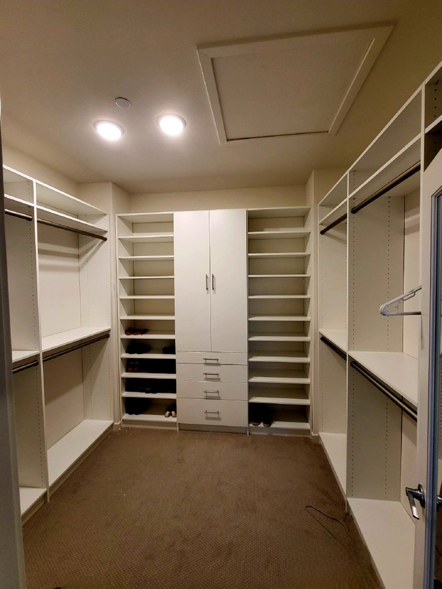 RAMONSKIS1's tweet photo. I am not just a Home Depot associate, I am also a happy customer. ✍️ Sign up for a FREE IN-HOME consultation today. #homeorg #cabinetmakeover @EddieHDIS @PAC_South_RGM @PS_RSM @AshleyHynick https://t.co/MQZkOSmDol