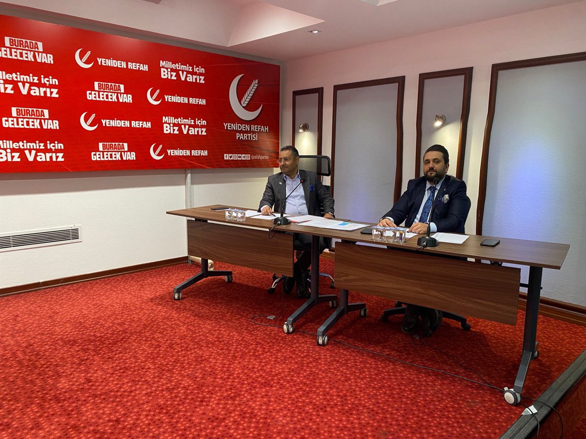 rpyemretasci's tweet photo. Milli Siyaset Kurullarımızın, Kurul Başkanları toplantısını, Genel Merkezimizde Siyasi İşler Başkanımız @bayramsakartepe başkanımızın riyasetinde icra ettik ve akabinde hep birlikte iftarda buluştuk. Alınan kararların hayırlara vesile olmasını Cenab-ı Hakk’tan niyaz ederim. https://t.co/Z3YqGxP86C