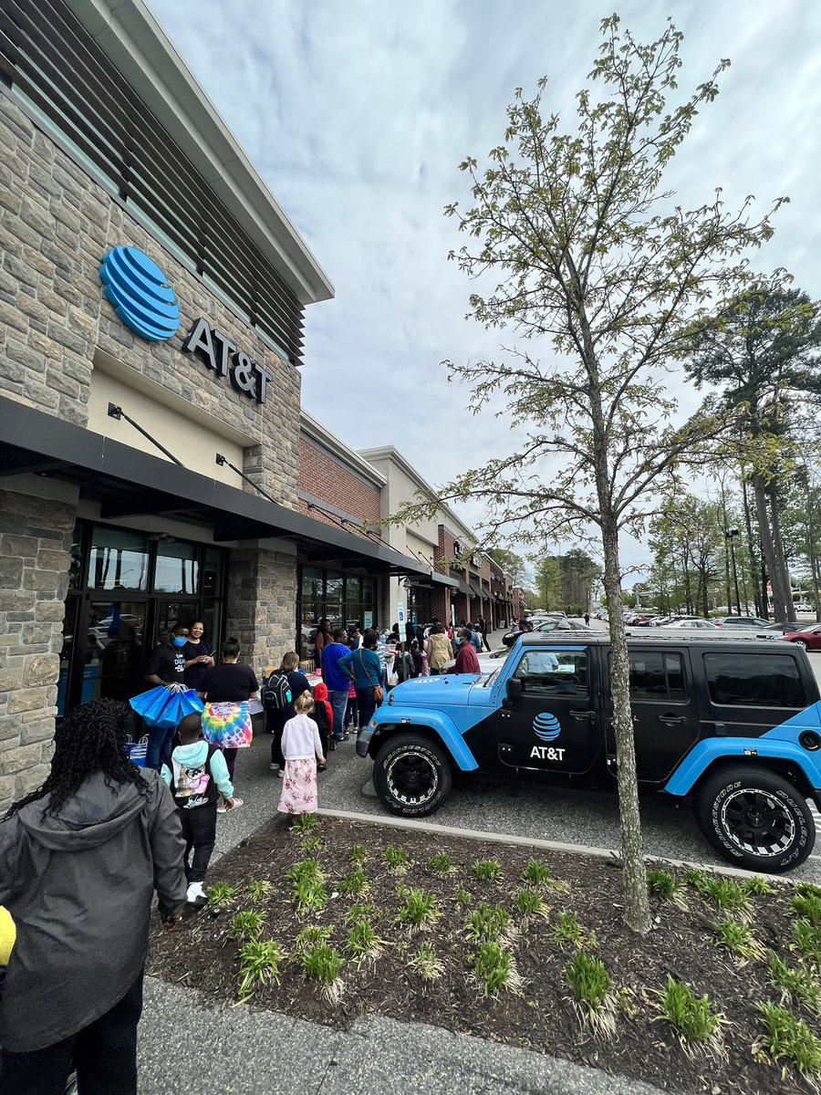 _1JHardy's tweet image. We said you didn’t wanna miss it! Planting seeds🪴 #SwitchOverSaturday #TechEasterEggHunt  #GrowingTheBusiness @cjay0908 @DaleB1 @DariusBarnes_ @404girl