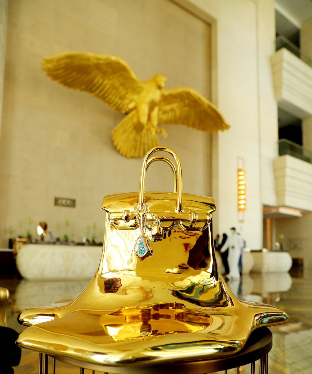 The Physical Art piece, so now you will see 👀 where the digital evolved from #TheDripbag #Drip #Dali #fineart #sculpture #NFTCommunity #NFTProject