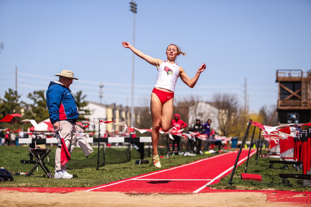 Illinois State Track & Field/XC (@redbirdtfxc) on Twitter photo LET'S GO <a href="/AtleighHamilton/">Atleigh Hamilton</a> ๐ค
The freshman wins the long jump with a leap of 5.57m (18-3.25 ft.)! LET'S GO <a href="/AtleighHamilton/">Atleigh Hamilton</a> ๐ค
The freshman wins the long jump with a leap of 5.57m (18-3.25 ft.)!